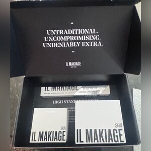 IL MAKIAGE- Skin line NEVER OPENED!
